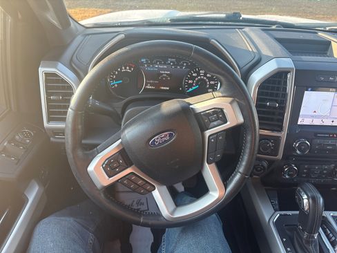 Used 2018 Ford F150 Lariat image 14