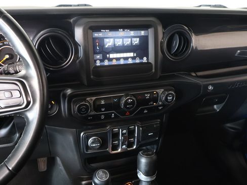 Used 2022 Jeep Wrangler Unlimited Sport AWD/4WD image 5
