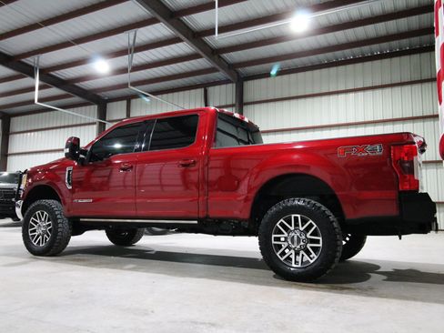 Used 2017 Ford F250 Lariat w/ Lariat Ultimate Package AWD/4WD image 7