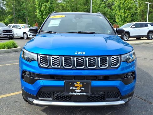 Used 2025 Jeep Compass Limited w/ Elite Group AWD/4WD image 2