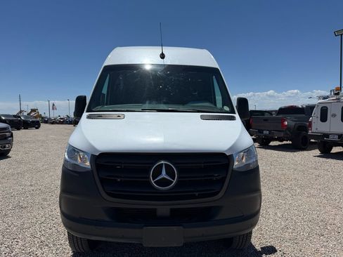 Used 2019 Mercedes-Benz Sprinter 2500 image 3