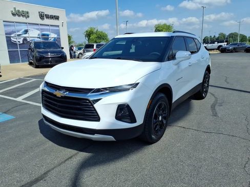 Used 2021 Chevrolet Blazer LT FWD image 2