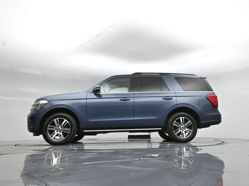 Used 2023 Ford Expedition XLT image 7