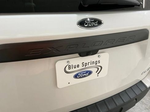Used 2023 Ford Explorer Timberline w/ Timberline Technology Package AWD/4WD image 5