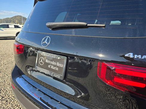 Used 2025 Mercedes-Benz GLB 250 4MATIC image 15
