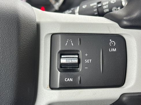 Used 2023 Land Rover Defender 110 S image 29