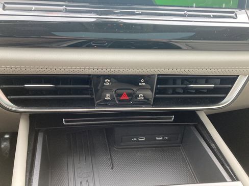 Certified 2025 Volkswagen Atlas SEL image 20