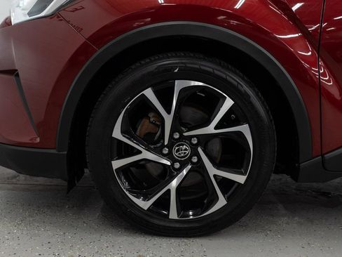 Used 2019 Toyota C-HR Limited FWD image 30