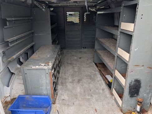 Used 2010 Ford E-150 and Econoline 150 image 16