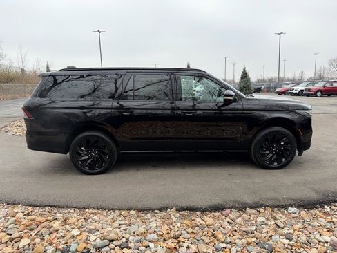 New 2025 Lincoln Navigator L Reserve w/ Jet Appearance Package image 6