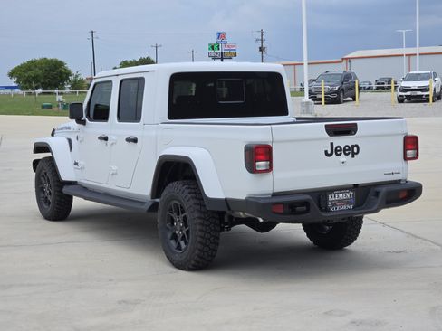 New 2026 Jeep Gladiator Sport AWD/4WD image 4