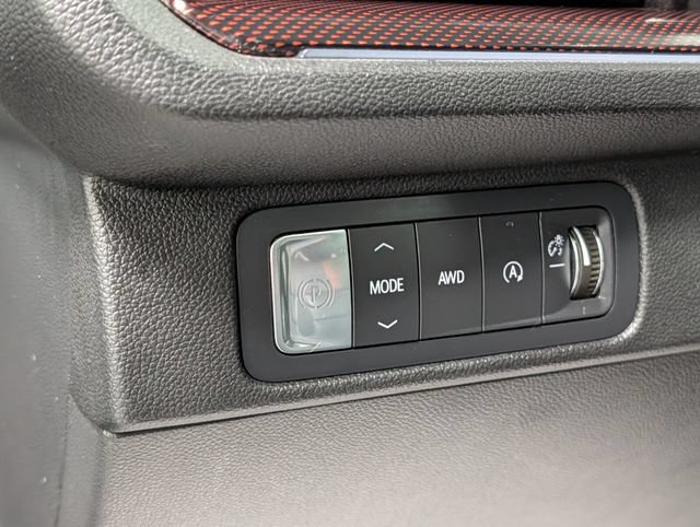Certified 2024 Chevrolet Traverse RS AWD/4WD image 19