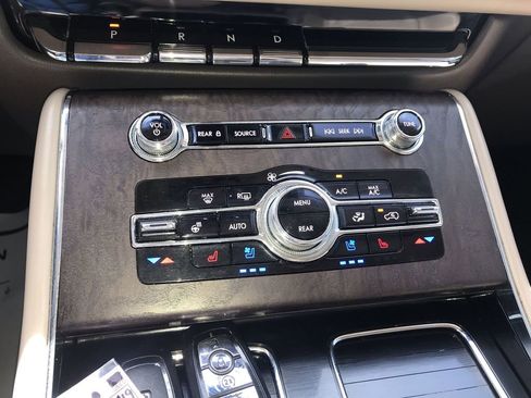 Used 2021 Lincoln Aviator Reserve w/ Equipment Group 210A AWD/4WD image 19