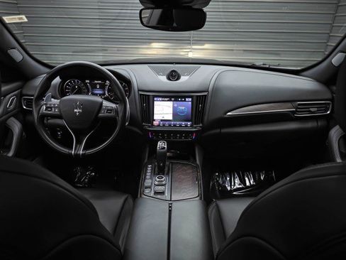 Used 2022 Maserati Levante GT AWD/4WD image 11