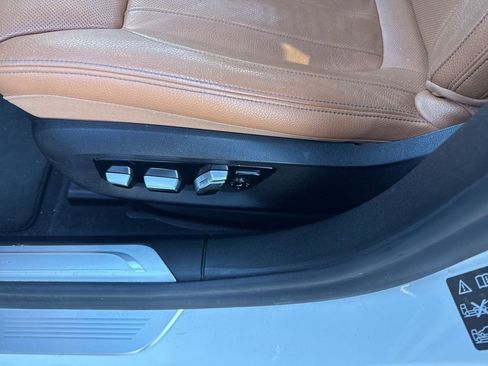 Used 2018 BMW 740i xDrive image 14