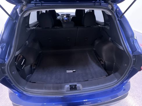 Used 2022 Nissan Rogue Sport S image 40
