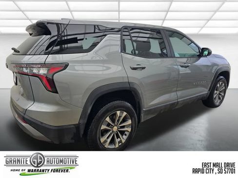 Used 2026 Chevrolet Equinox LT AWD/4WD image 6