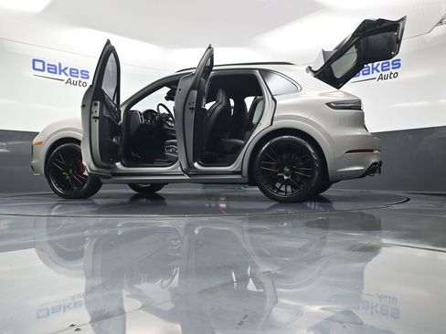 Used 2021 Porsche Cayenne GTS image 63