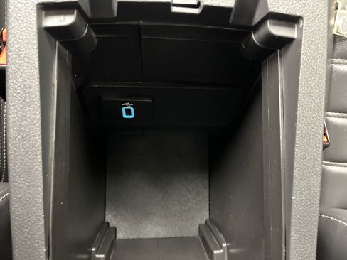 Used 2019 Ford Escape SEL image 24