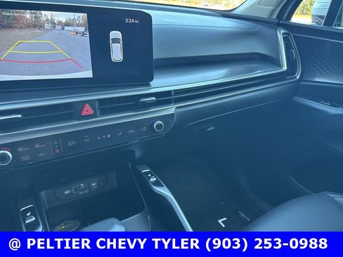 Used 2025 Kia Sorento EX w/ Panoramic Sunroof Package image 15
