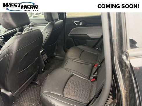 Used 2023 Jeep Compass Latitude w/ Convenience Group AWD/4WD image 6