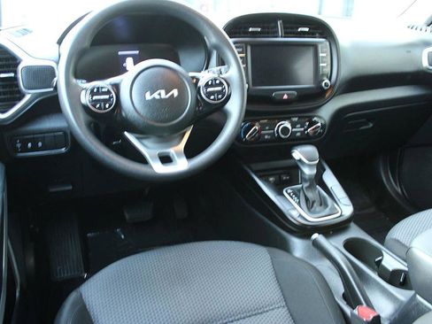 Used 2023 Kia Soul LX image 12