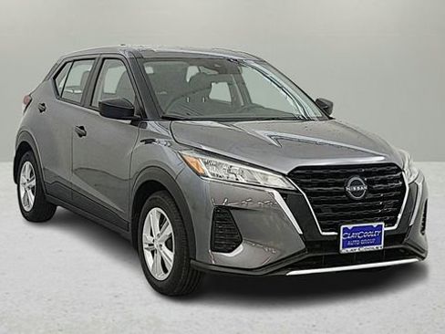 Certified 2025 Nissan Kicks Play S image 1