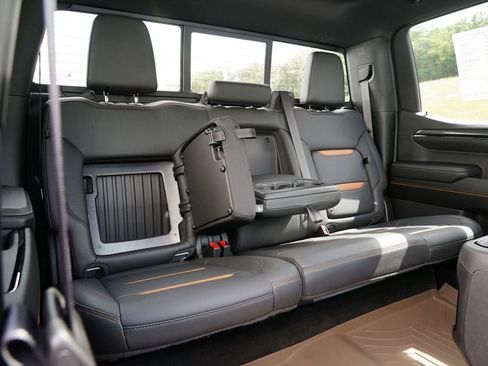 Used 2024 GMC Sierra 1500 AT4 image 32