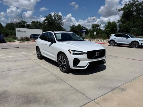 Certified 2025 Volvo XC60 B5 Plus AWD/4WD image 8