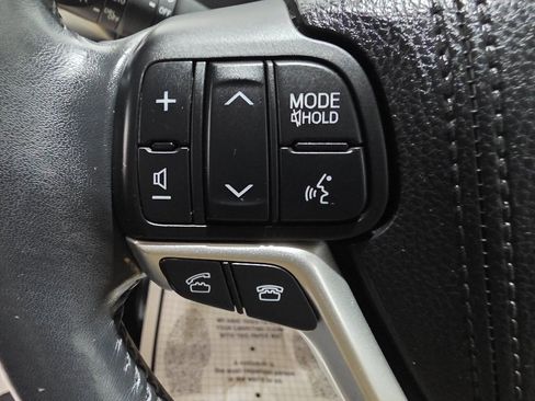 Used 2015 Toyota Highlander Limited w/ Driver Technology Package image 5