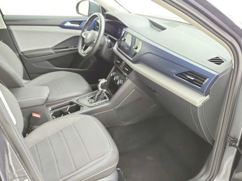 Used 2024 Volkswagen Taos SE FWD image 22