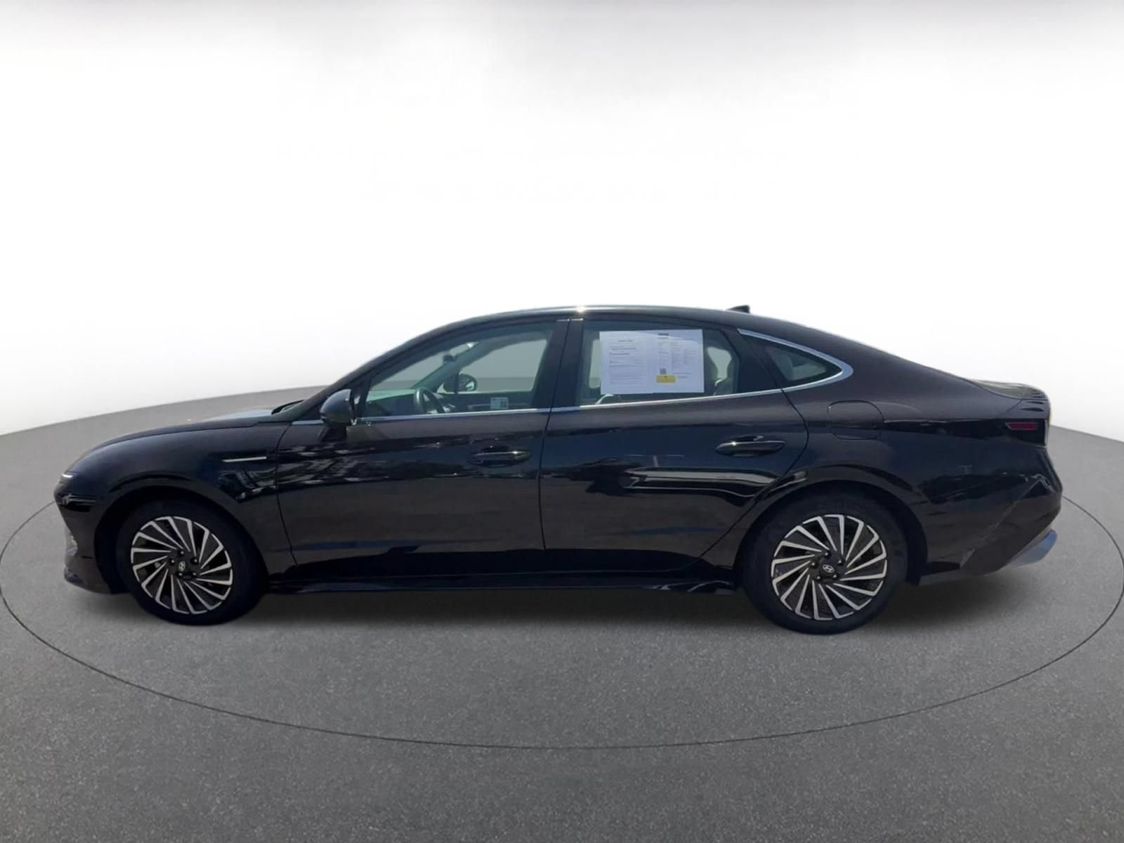Used 2025 Hyundai Sonata SEL FWD image 8