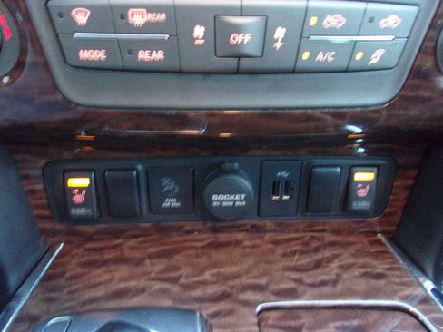 Used 2018 Nissan Armada SL w/ Moonroof Package image 21