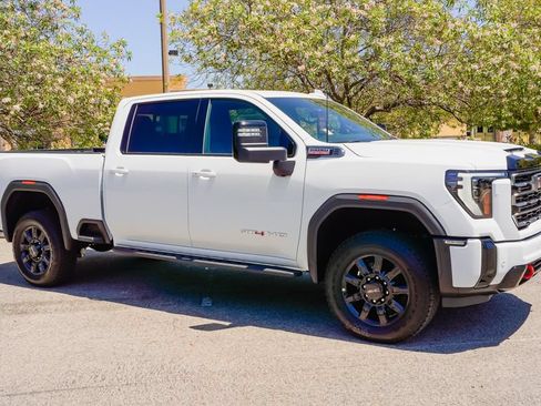New 2026 GMC Sierra 3500 AT4 w/ AT4 Premium Plus Package AWD/4WD image 6