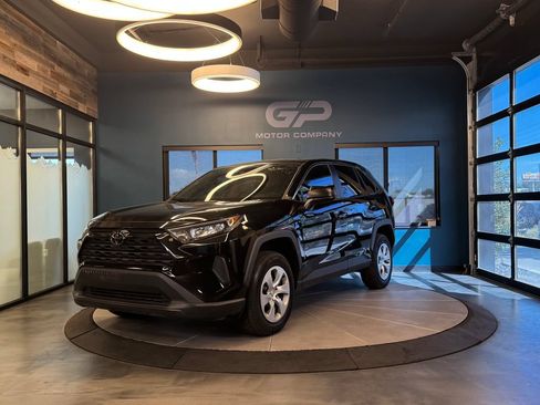 Used 2022 Toyota RAV4 LE AWD/4WD image 7
