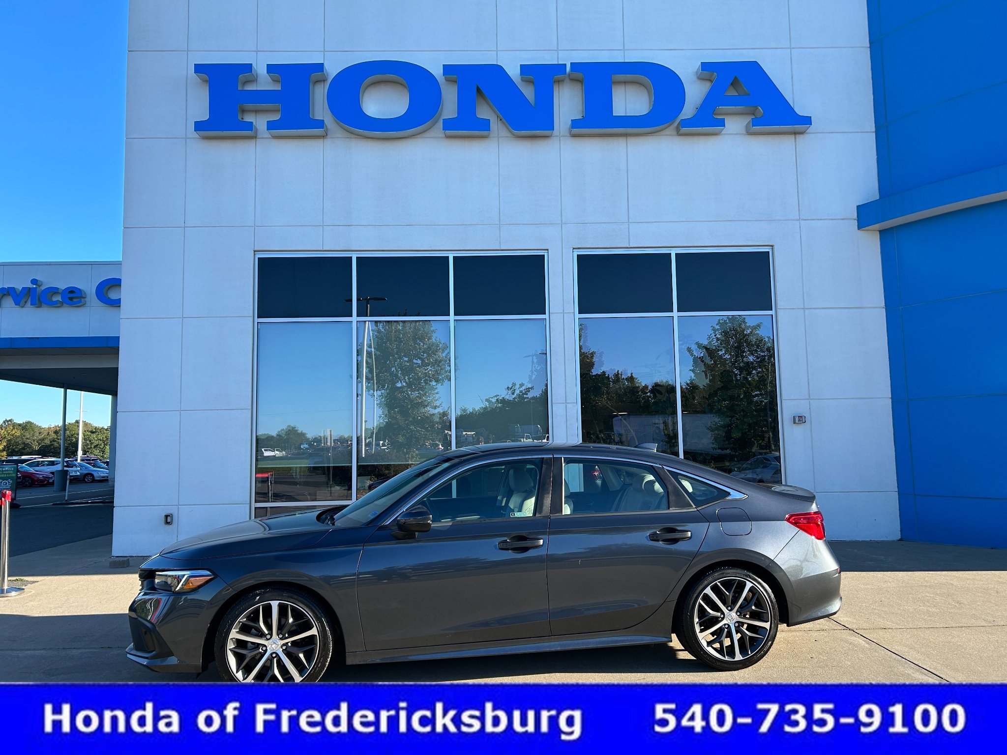 Certified 2023 Honda Civic Touring image 1
