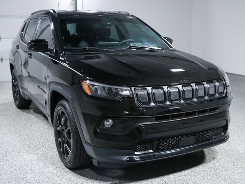 Used 2022 Jeep Compass Latitude FWD image 5