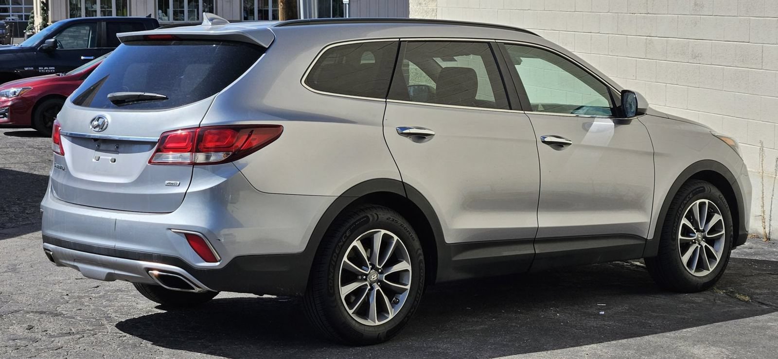 Used 2017 Hyundai Santa Fe SE AWD/4WD image 5