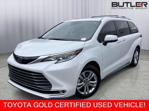 Certified 2023 Toyota Sienna Platinum image 1