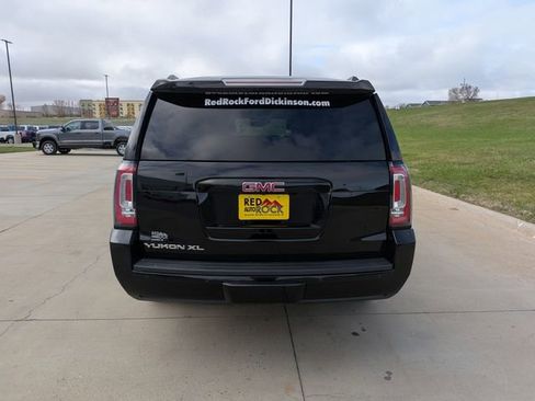 Used 2016 GMC Yukon XL SLT w/ Open Road Package AWD/4WD image 4