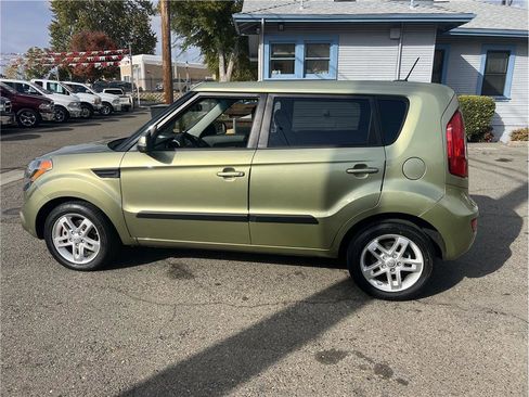 Used 2012 Kia Soul + w/ Audio Pkg image 4
