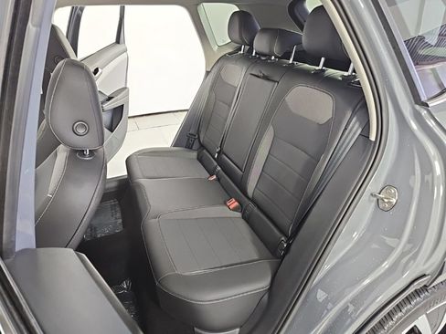 Certified 2023 Volkswagen Taos SE w/ Panoramic Sunroof Package FWD image 21