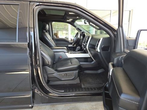 Used 2019 Ford F150 Lariat w/ Equipment Group 502A Luxury AWD/4WD image 40