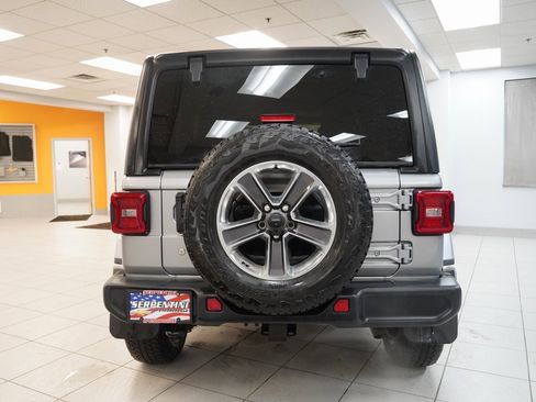 Used 2020 Jeep Wrangler Unlimited Sahara image 12