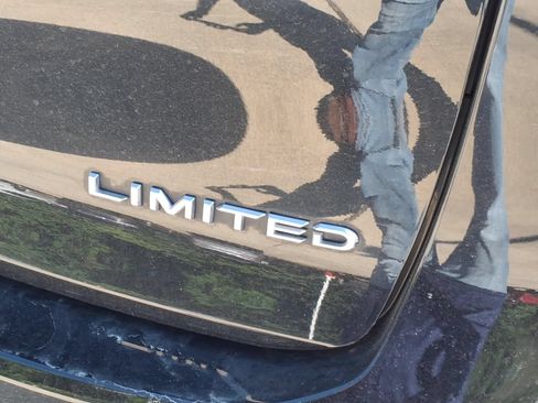 Used 2025 Toyota Crown AWD/4WD image 7