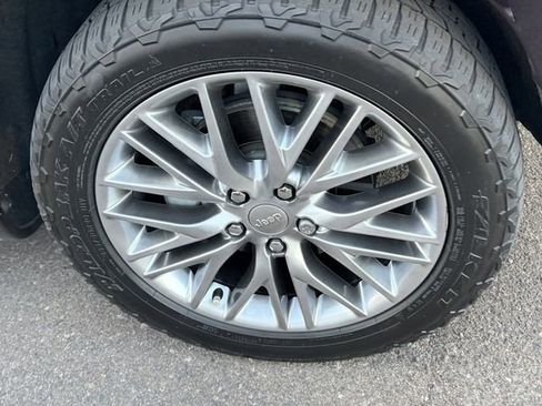 Used 2018 Jeep Grand Cherokee Summit w/ Platinum Series Group AWD/4WD image 4