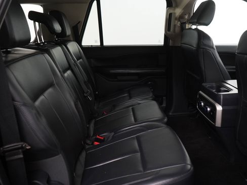 Used 2023 Ford Expedition Max XLT image 13