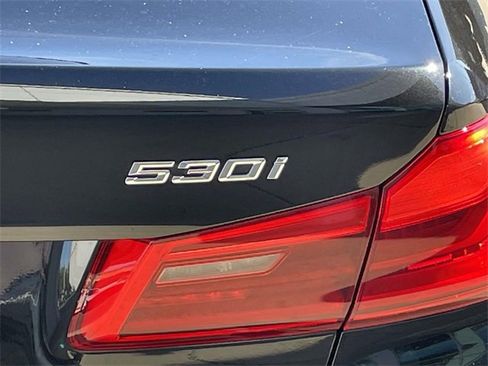 Used 2018 BMW 530i xDrive w/ Premium Package image 8