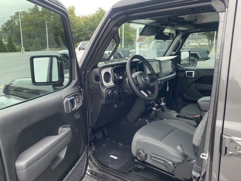 New 2025 Jeep Gladiator Sport image 14