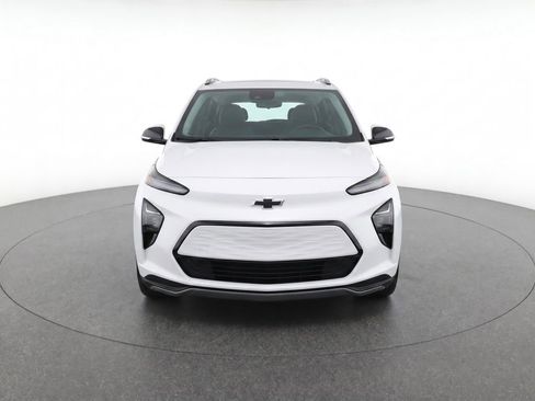 Used 2023 Chevrolet Bolt EUV Premier w/ Sun & Sound Package FWD image 2
